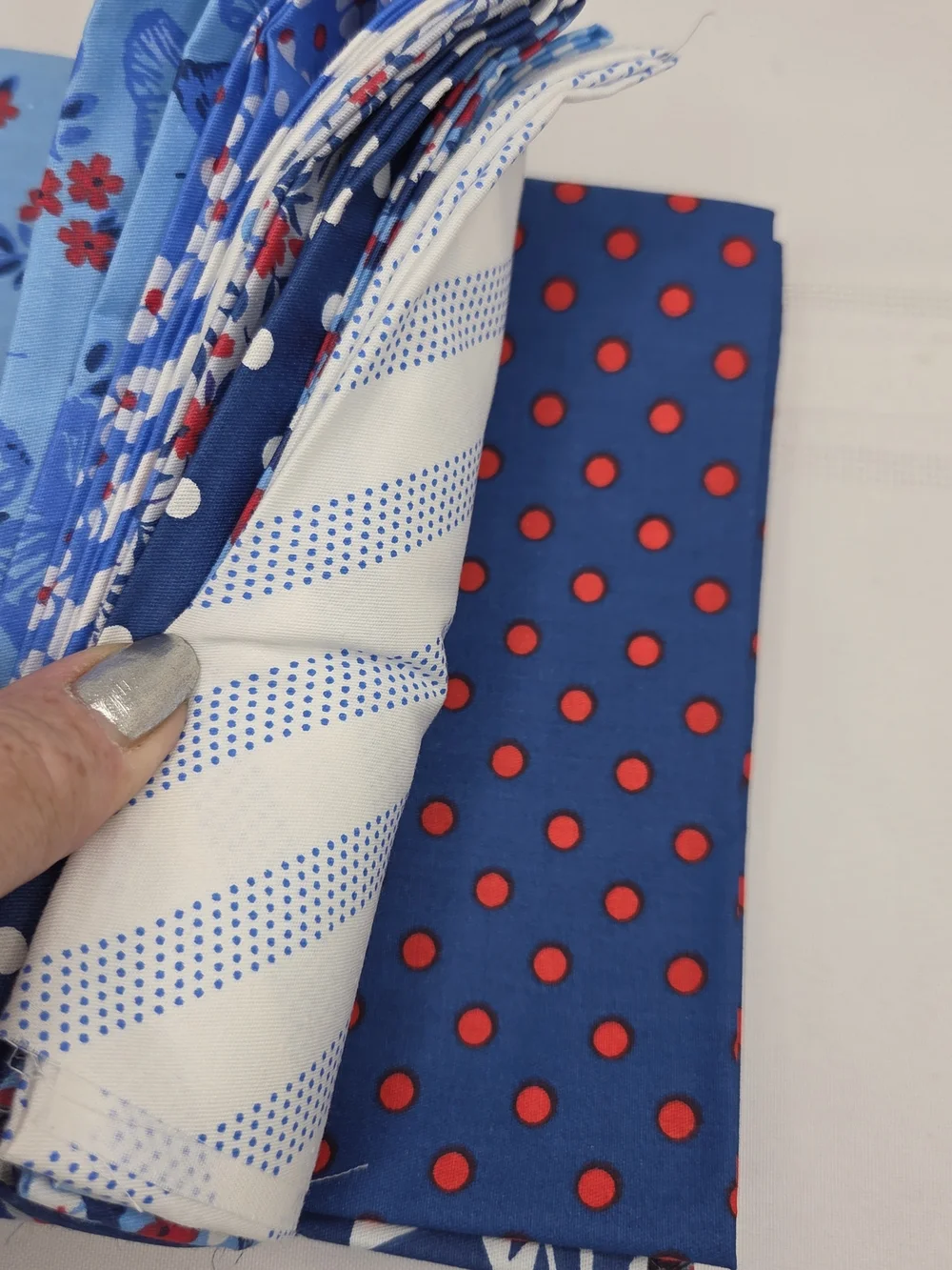 Mrs.Quilty PremiumFabrics For Quilting 12 Pieces 21.6